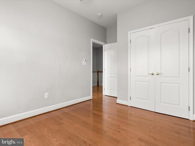 Building Photo - 563 Pelican Ave