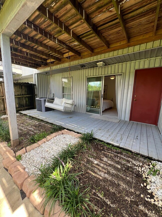 Building Photo - Spacious 3-Bedroom Home for Rent!