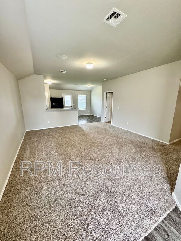 Building Photo - 1820 Hayes Ln