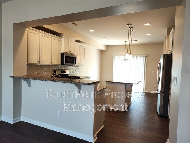 Building Photo - 513 Dulaney Dr