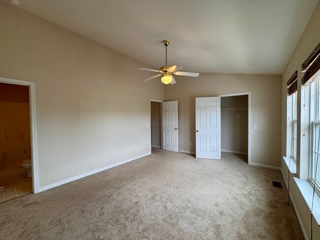 Building Photo - 337 Emerson Ln