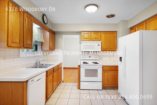 Building Photo - 6376 Woodbury Dr