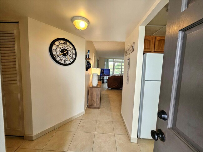 Building Photo - 4899 NW 26th Ct