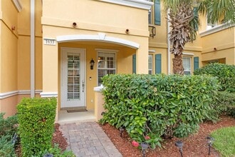 Building Photo - 1633 Napoli Dr W