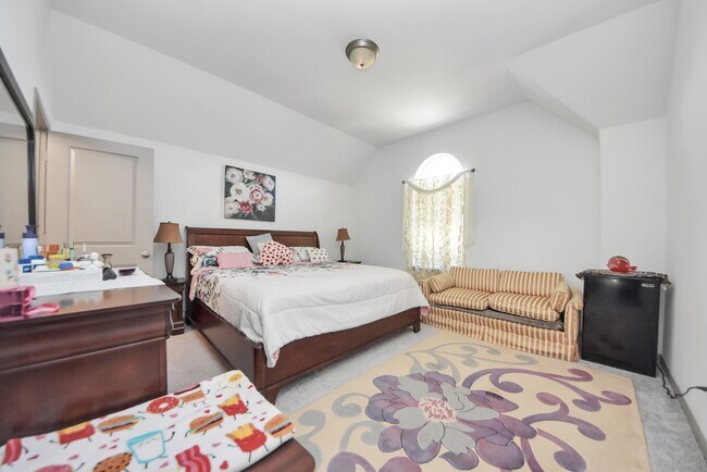 Building Photo - 1911 Sapphire Pines Ln