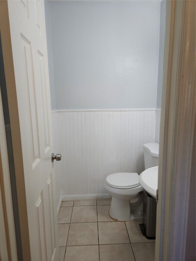 Building Photo - 1546 Ramada Dr
