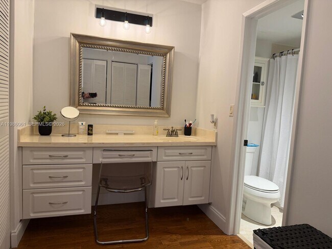 Building Photo - 20505 E Country Club Dr