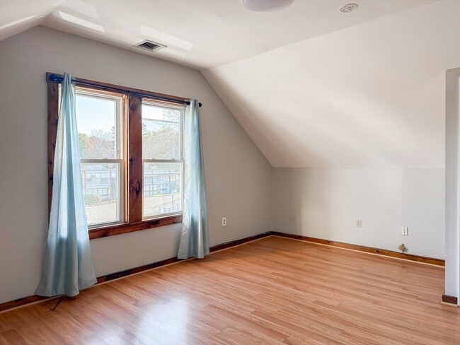 Building Photo - 803 Boylston St