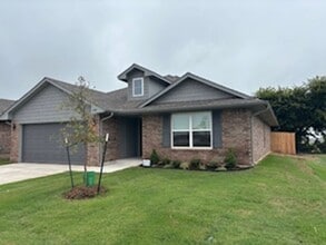 Building Photo - NEW NEW NEW!