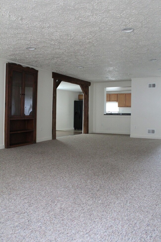 Building Photo - Cape Cod Home with Attached Garage