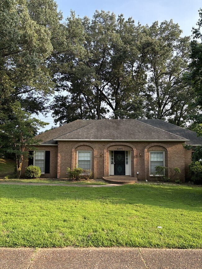 Primary Photo - 8375 Rembrook Dr