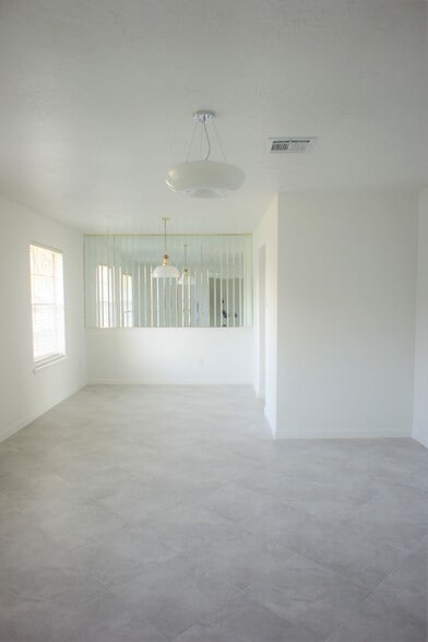 Formal dining room - 14910 Scotter Dr
