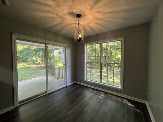 Building Photo - 1130 Hunting Creek Ct