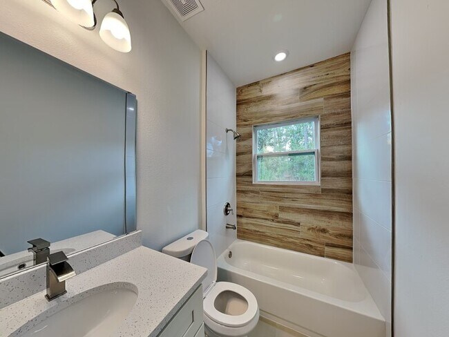 Building Photo - 7802 N Sarazen Dr