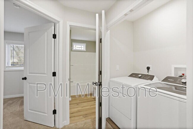 Building Photo - 530 N 3rd St