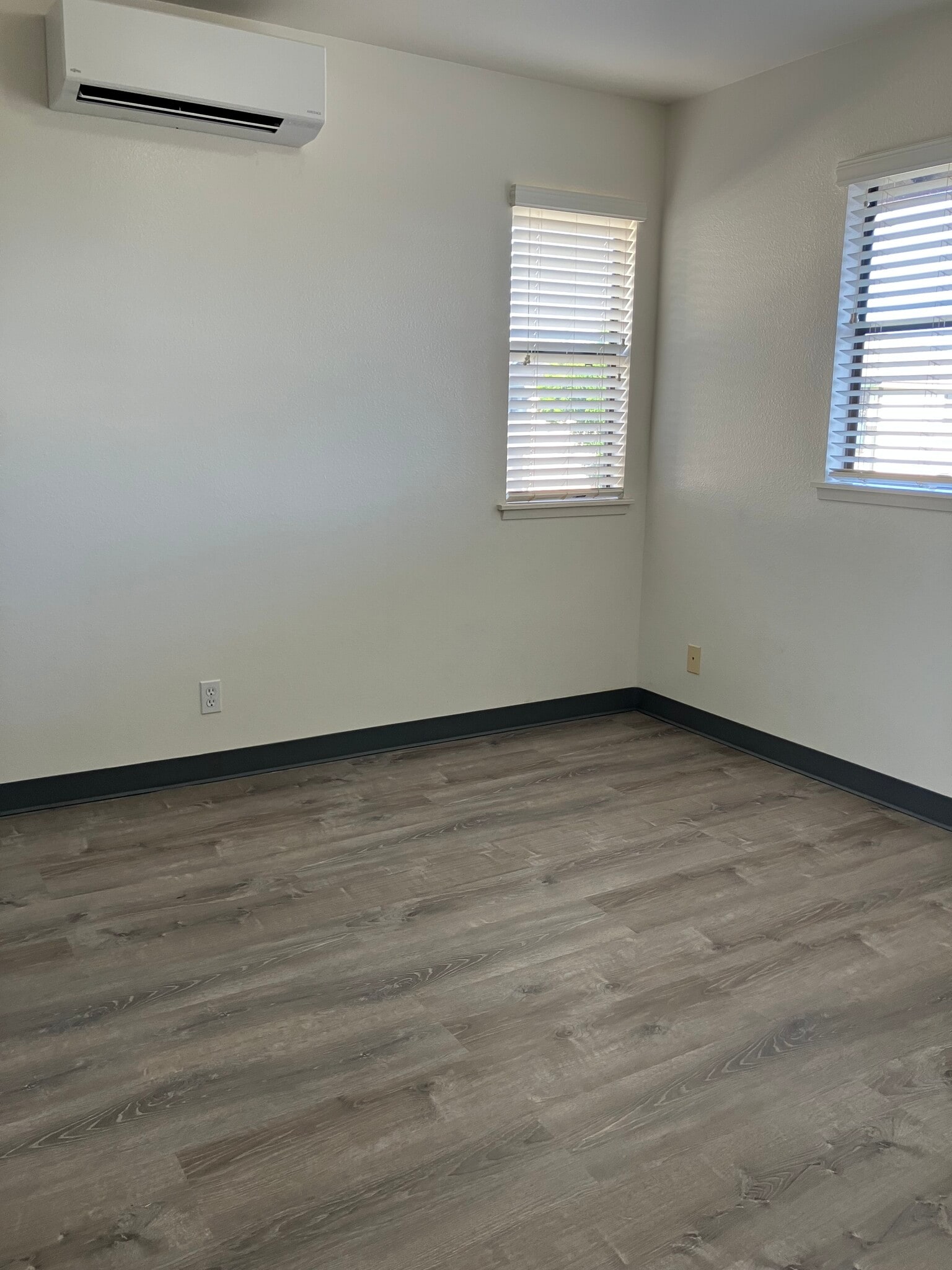 3rd BEDROOM - 95-2052 Puukaa St