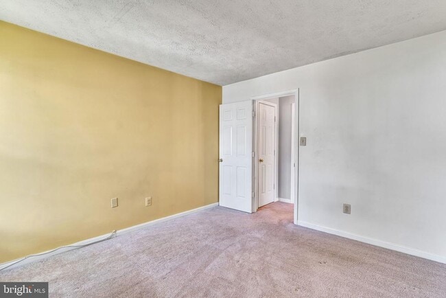 Building Photo - 13920 Lord Fairfax Pl