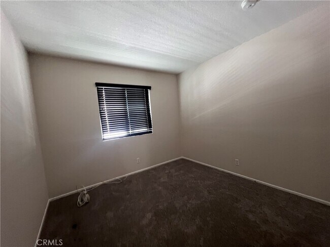 Building Photo - 11254 Oxnard St