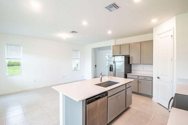 Building Photo - 4819 Navali Dr