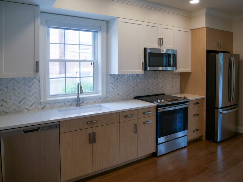 Building Photo - 39 Herrick Rd