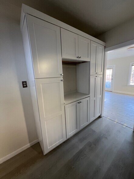 Building Photo - 3004 Highland Ave