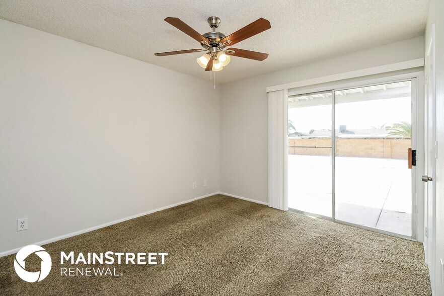 Building Photo - 1256 S Buena Vista Dr
