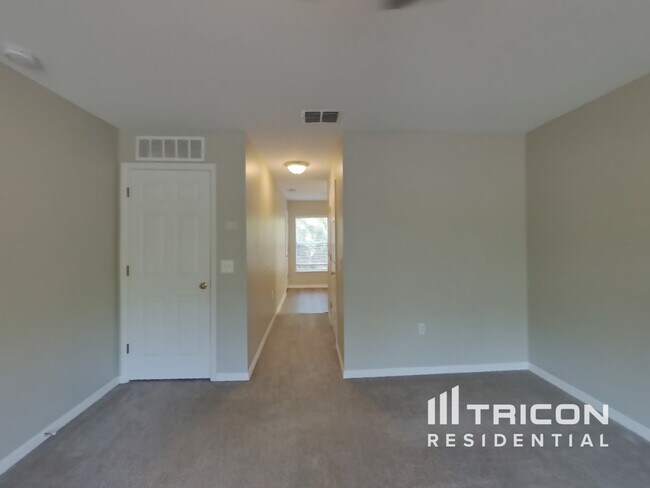 Building Photo - 6 Sweetgum Ct N