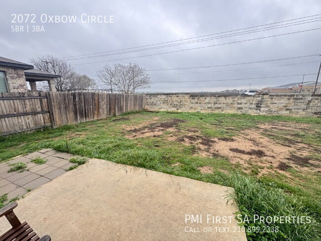 Building Photo - 2072 Oxbow Cir