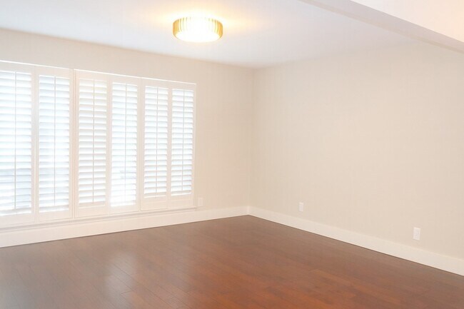 Building Photo - 6159 Bandera Ave