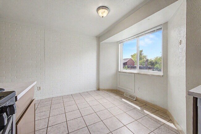 Building Photo - 2519 Danbury Dr