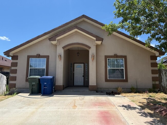 Primary Photo - 1207 Dixie Ln