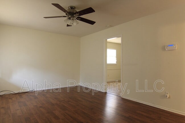 Building Photo - 38 Cotswold Terrace