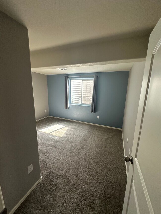 Building Photo - Beautiful 4bdrm Home In Severance