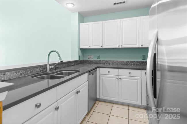 Building Photo - 18663 Vineyard Point Ln