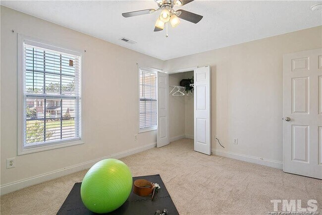 Building Photo - 1600 Silver Ridge Ct