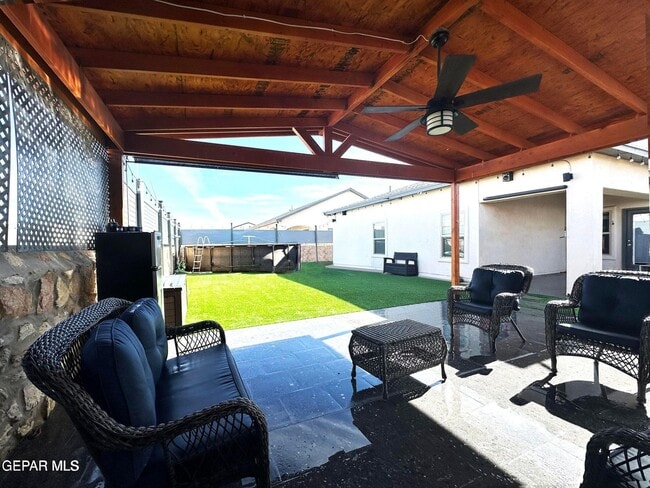 Building Photo - 14529 Petralia Ave