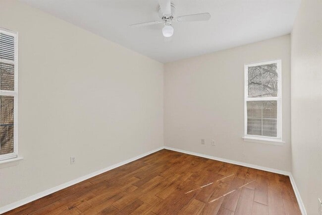 Building Photo - 10003 Rutland Village E