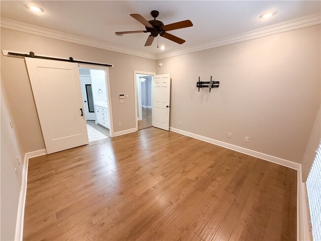 Building Photo - 6665 W Valley View Rd