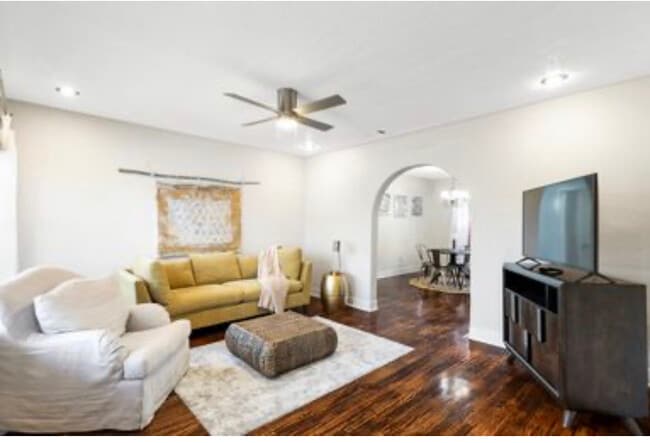 Primary Photo - 2718 Cleburne St