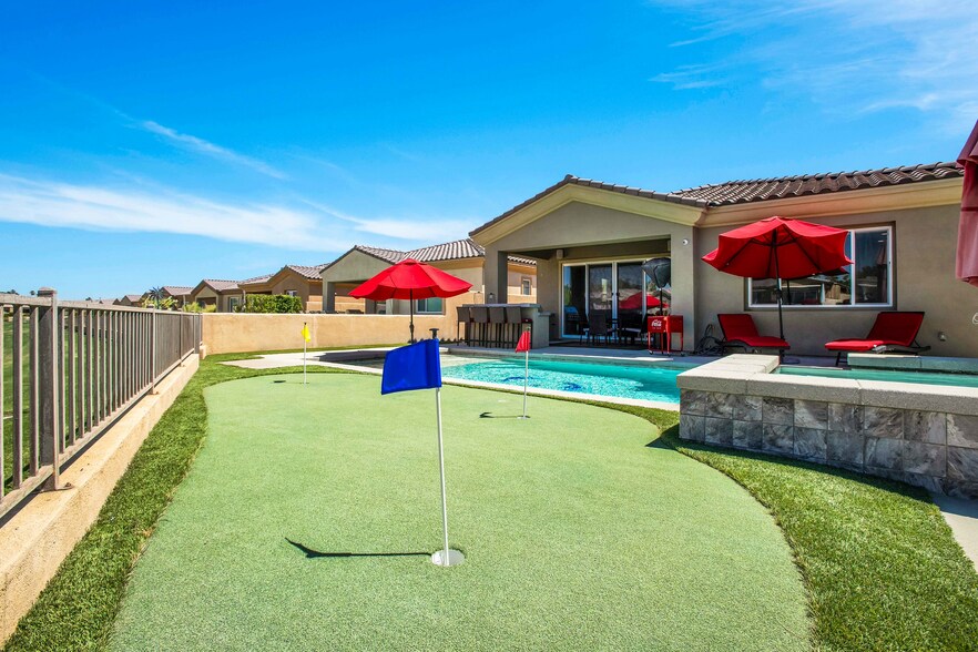 Putting Green - 67264 Zuni Ct