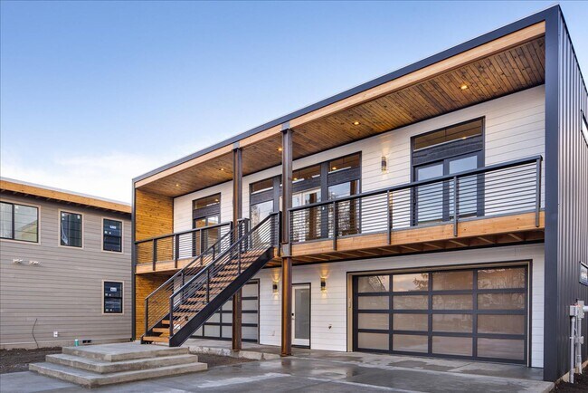 Building Photo - Modern Newly Built 4 Bed, 3 Bath Home!