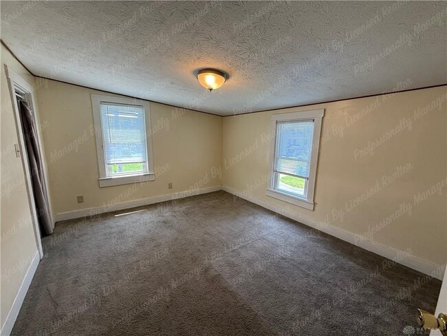 Building Photo - 1835 Hillsdale Ave