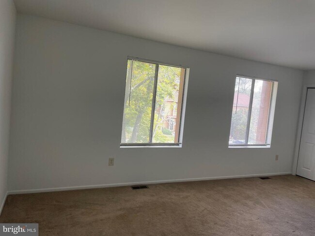 Building Photo - 1358 Hazel Nut Ct