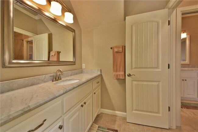 Building Photo - 16828 Little Leaf Ln