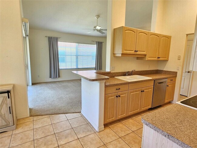 Building Photo - 904 Casa Del Lago Way