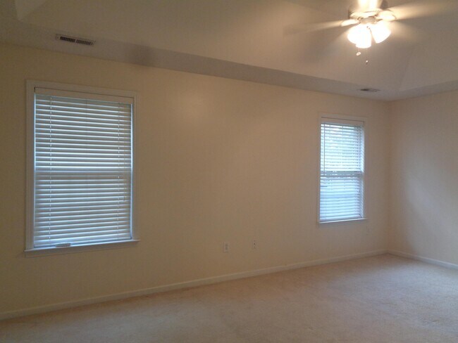 Building Photo - 509 Brickstone Dr