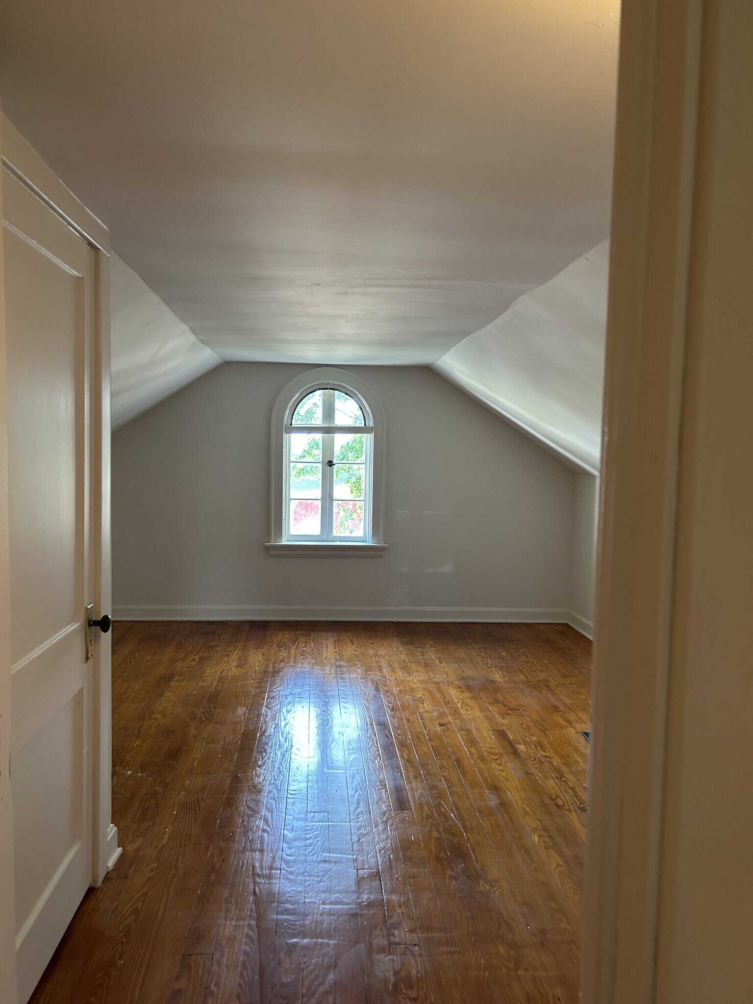 Building Photo - 9477 Highland Ave