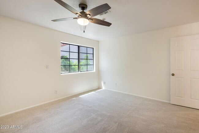 Building Photo - 10080 E Mountainview Lake Dr