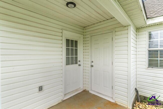 Building Photo - 200 Stirling Bridge Dr