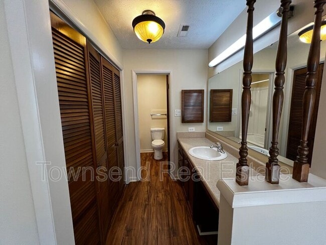 Building Photo - 2716 Helaman Ct